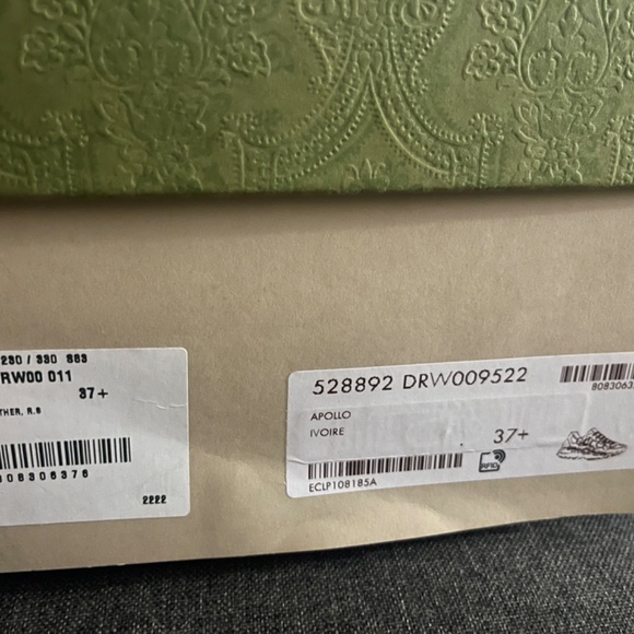 **Authentic* WOMEN'S RHYTON GUCCI LOGO LEATHER SNEAKER - Picture 6 of 8